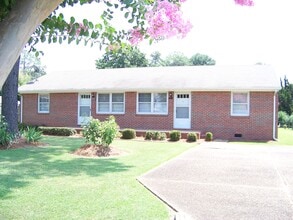 Building Photo - 4725 N Greenwell Rd