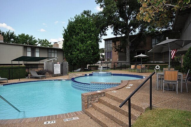 Foto del edificio - 5214 Memorial Dr