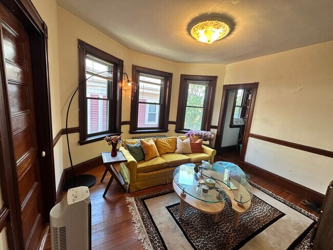 Building Photo - 174 Saint Alphonsus St