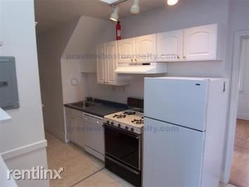 Building Photo - 148 Strathmore Rd