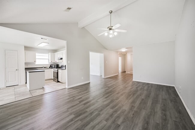 Building Photo - 7114 Sunrise Hill Ln