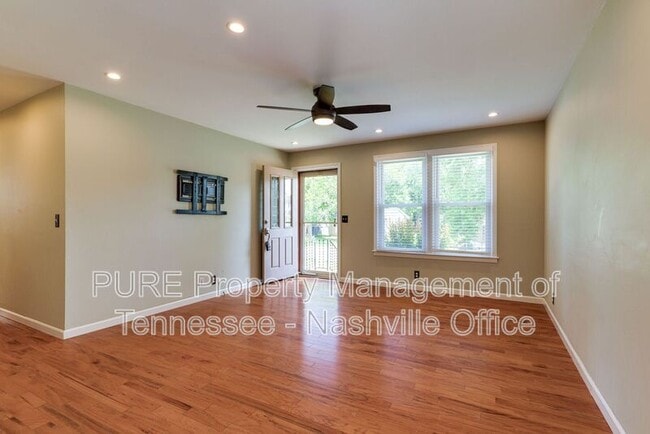 Building Photo - 110 Woodridge Dr