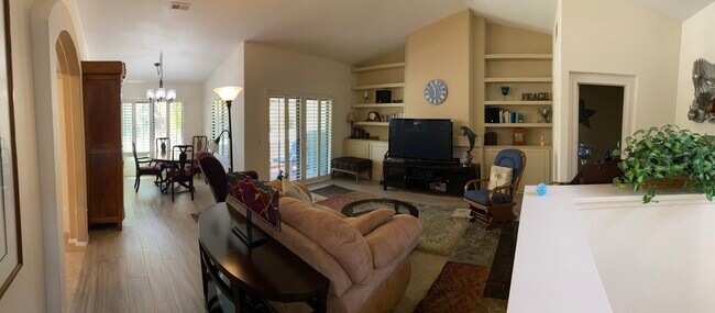 Sala de estar - 3648 Azure Cir