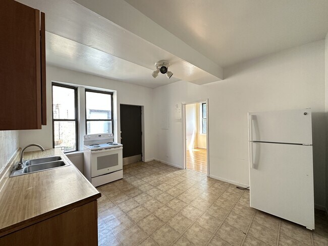 Foto del edificio - 3147 W Medill Ave