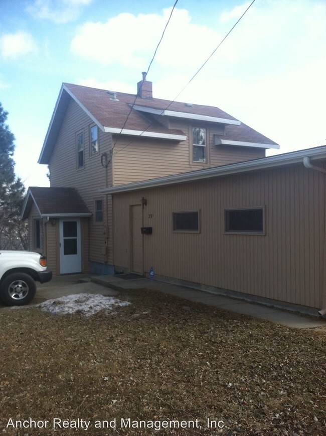 Building Photo - 201 A Ave SW