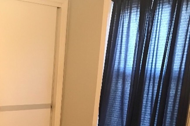 Foto del edificio - 2636 W Farragut Ave