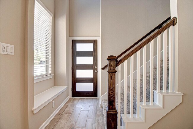 Foto del edificio - 315 N Spotted Fern Dr