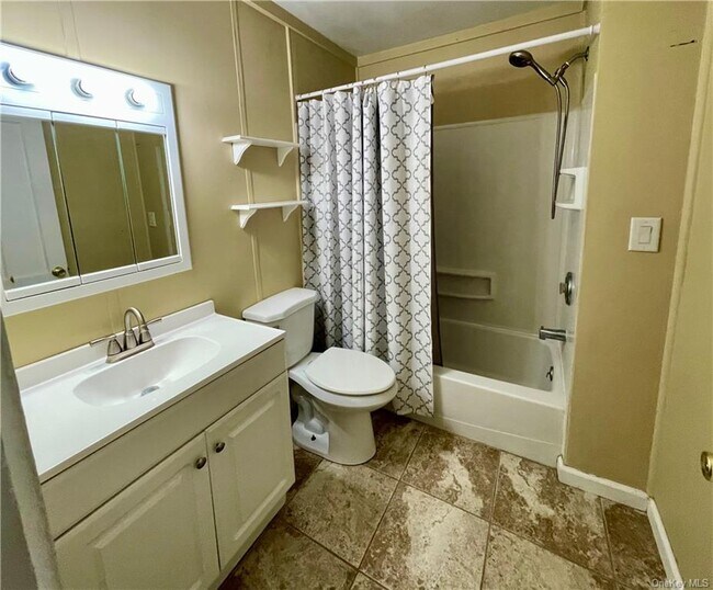 Building Photo - 175 NY-302