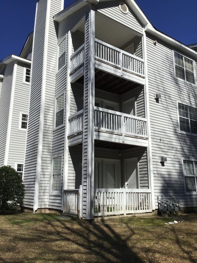 Foto del edificio - 325-8 Waterdown Drive