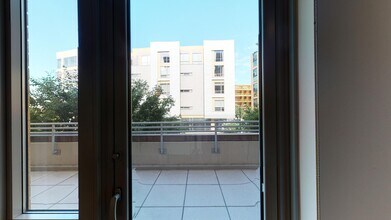 Interior Photo - View 14