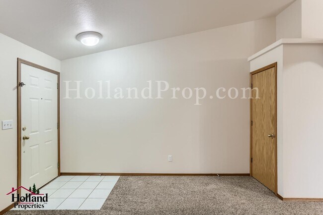 Foto del edificio - Lovely 3-Bedroom Hillsboro Home with A/C!