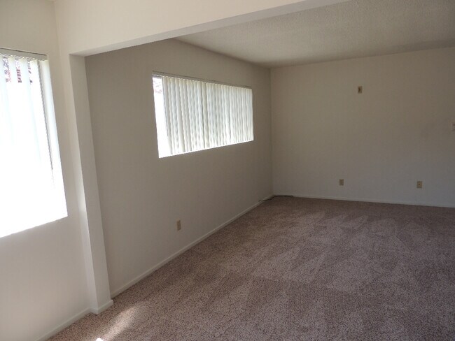 Building Photo - 625 St Joseph Ave