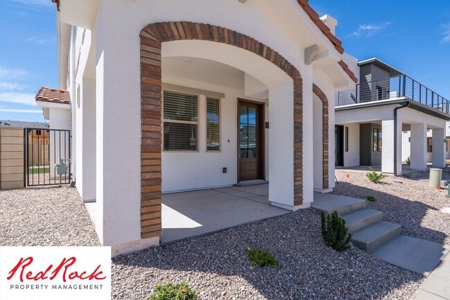 Building Photo - BEAUTIFUL HOME in Desert Color!