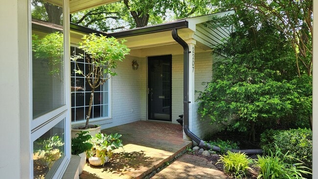 Photo - Rare Opportunity In Belle Haven Neighborhood - Yard Work Included in Rent House