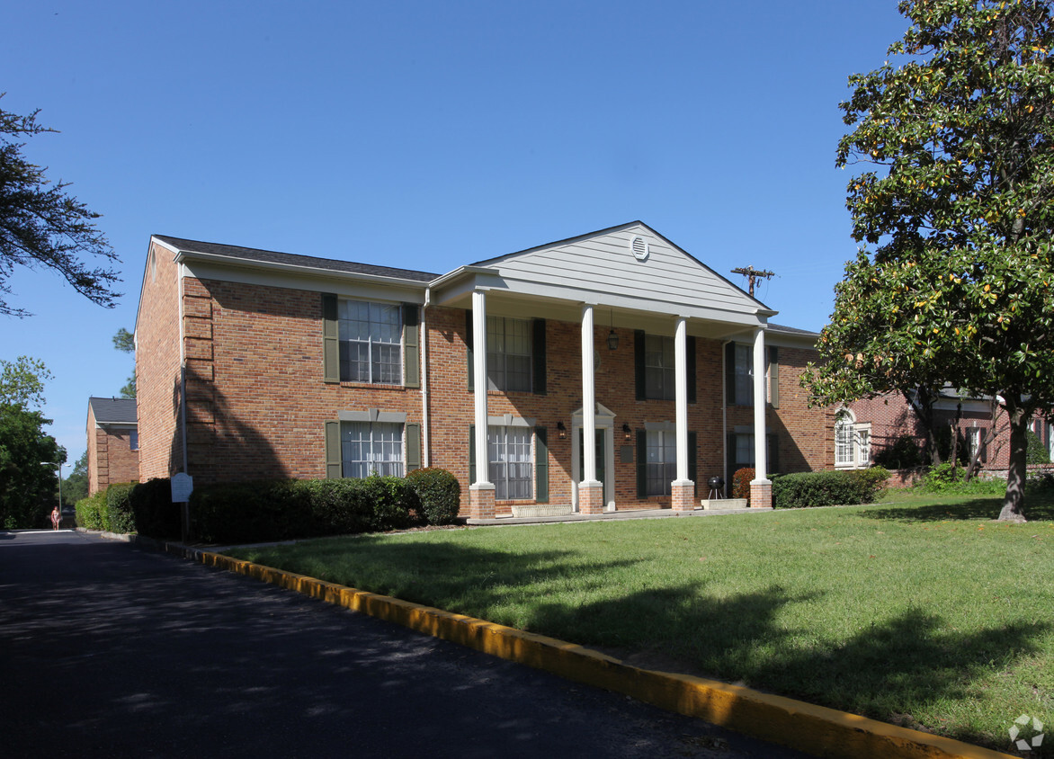 Primary Photo - Wesleyan Gardens Apartments