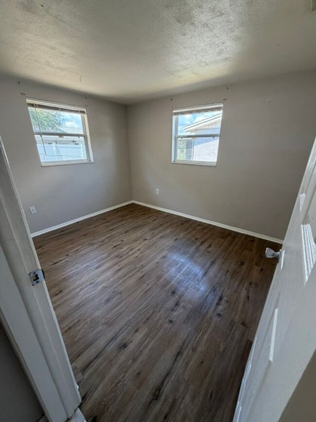 Building Photo - 6935 Twilite Dr