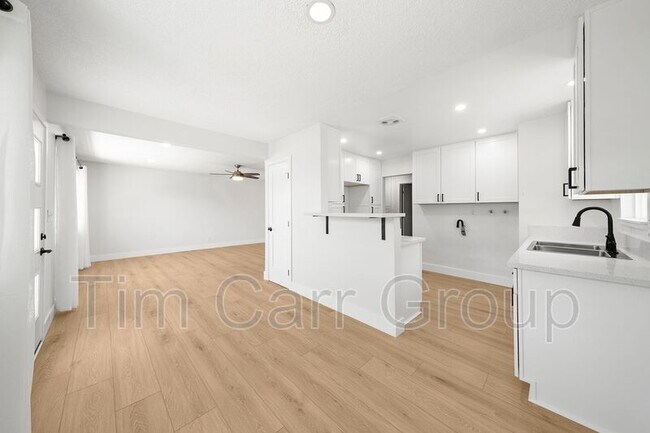 Foto del edificio - 2193 Maple St