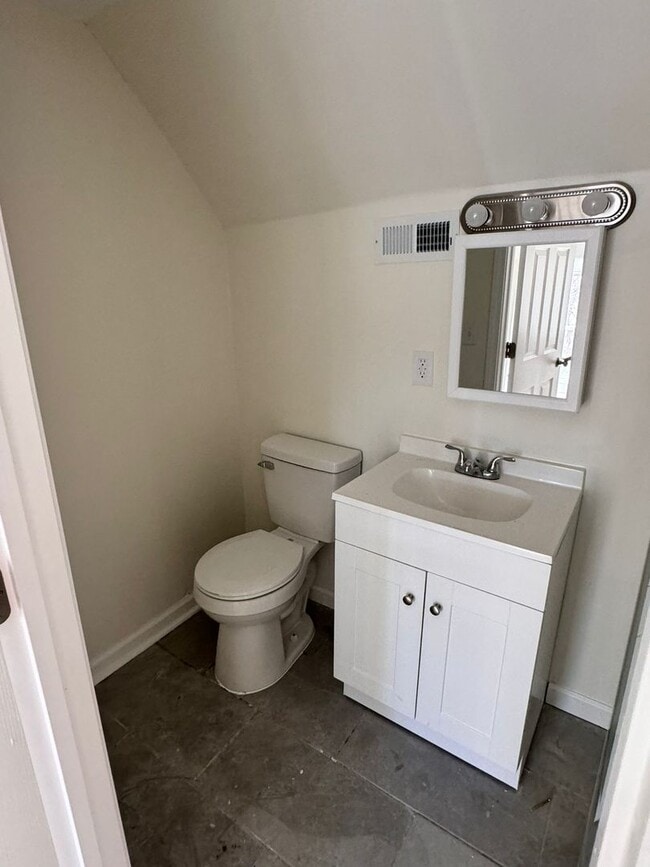 Photo - 117 Linden Ave Apartment