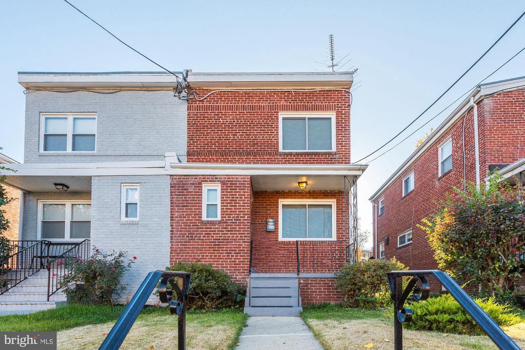 Primary Photo - 635 Nicholson St NE