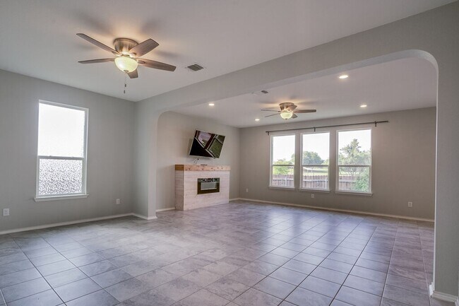 Building Photo - 1512 Volente Ln