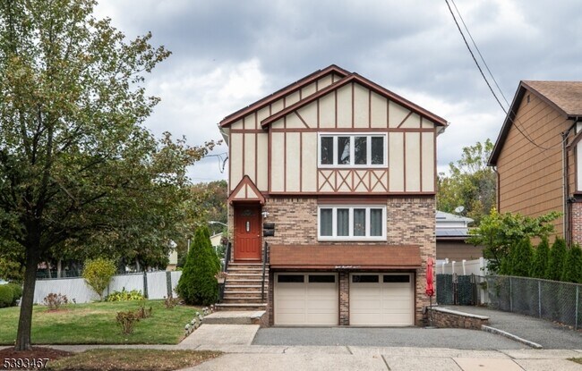 Building Photo - 307 Belleville Ave
