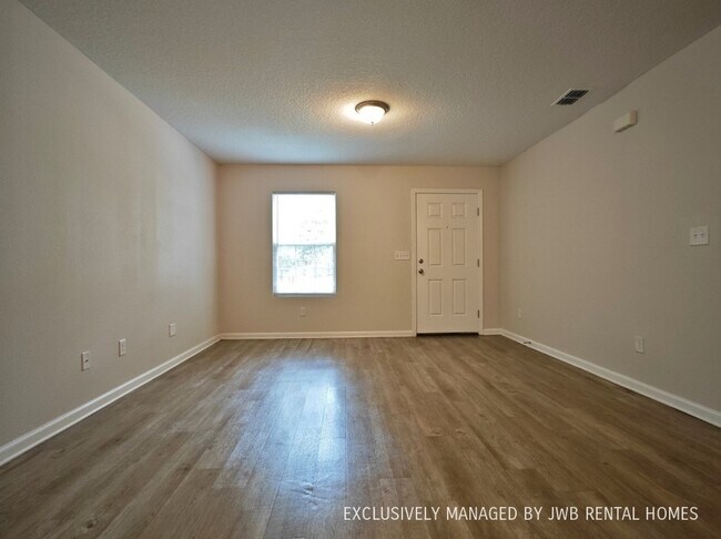 Foto del edificio - 8183 Waxwing Ave