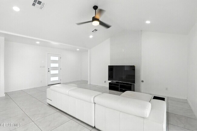 Foto del edificio - 408 San Blas Dr