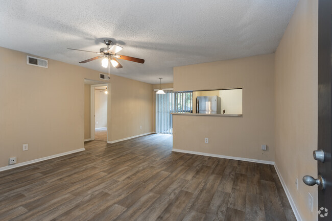 2BR, 1BA - 842SF - Brookwood Club