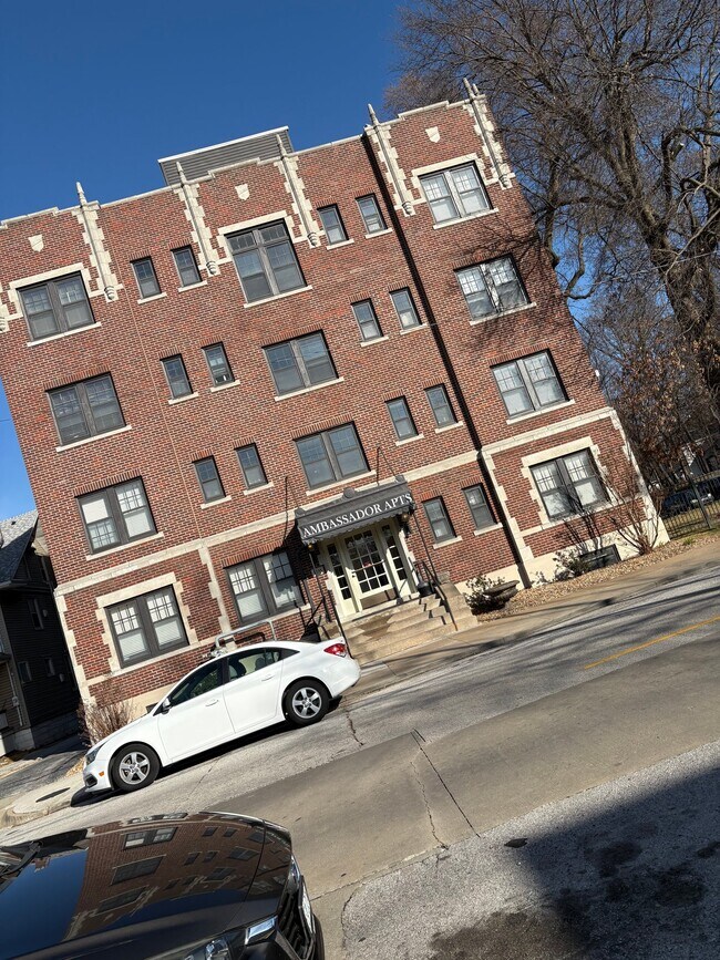 Foto del edificio - 1235 E Elm St