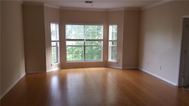 Foto del edificio - 5641 Roswell Rd