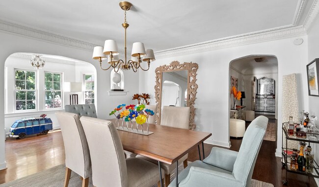 Foto del edificio - 1220 W 62nd St