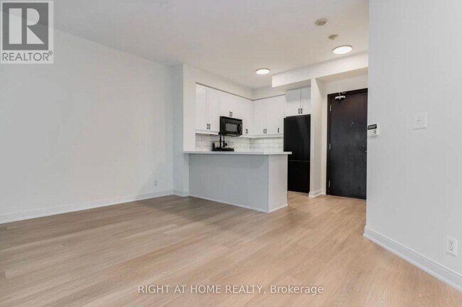 Building Photo - 70 Absolute Ave