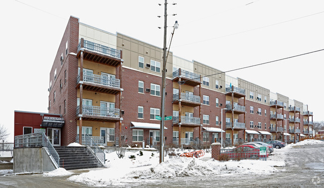 Foto del edificio - Hide House Lofts Bayview