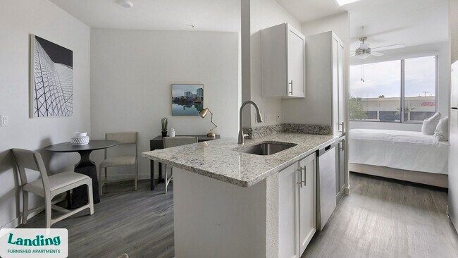 Foto del edificio - 1811 E Apache Blvd