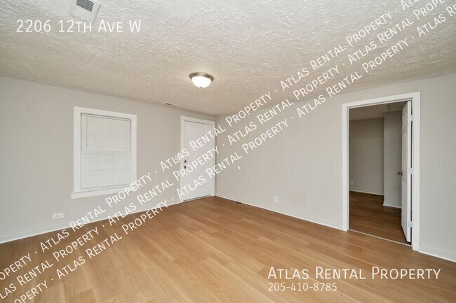 Foto del edificio - 2206 12th Ave W