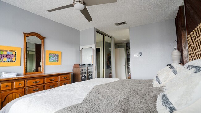 Foto del edificio - 12249 Copper Tree Pvt Ln