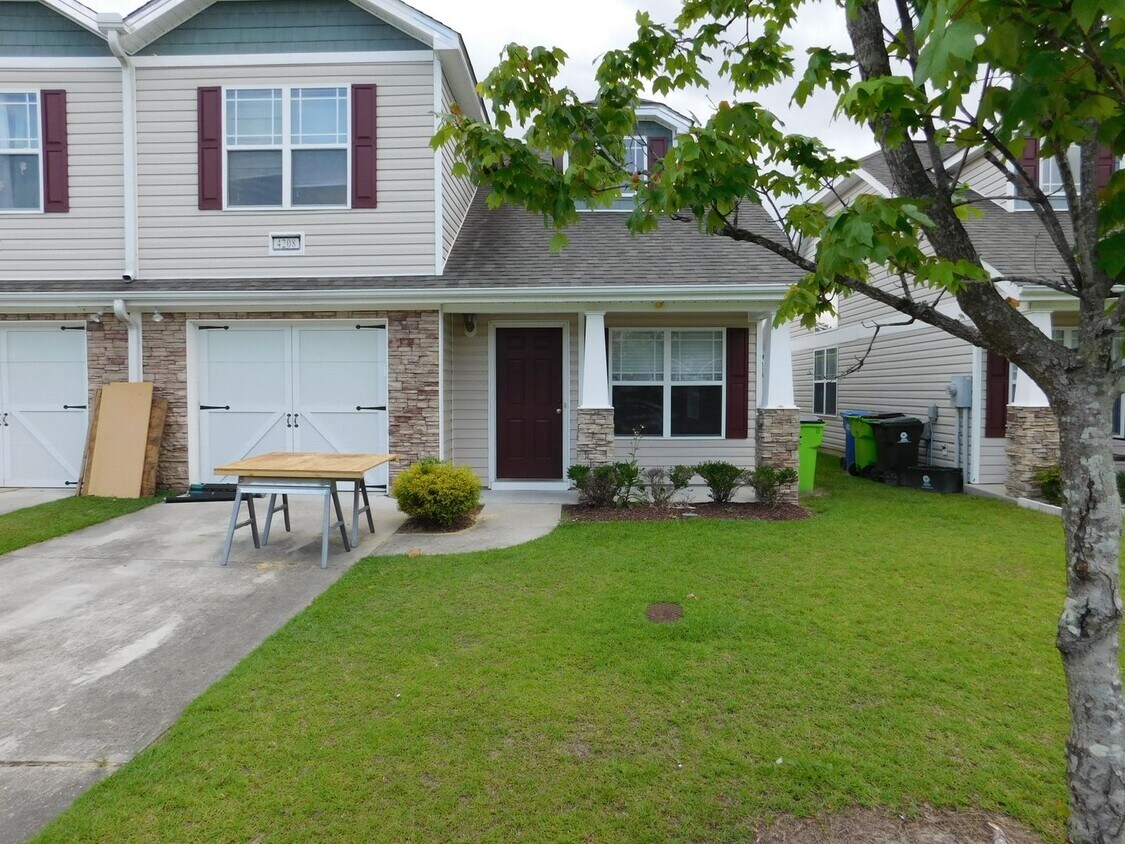 Primary Photo - 4208 Arbor Green Way - Townhome available ...