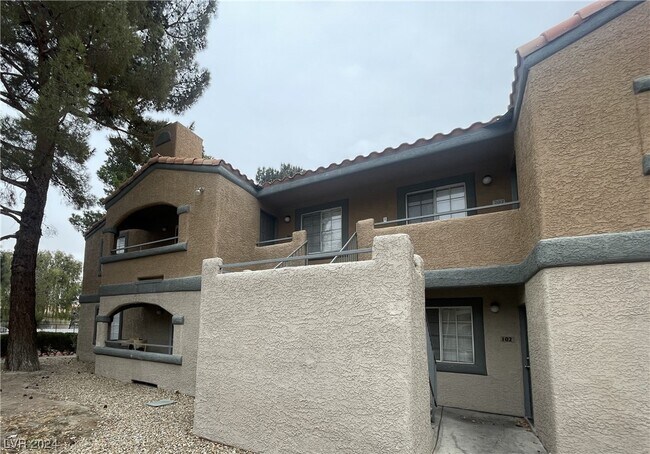 Building Photo - 200 Mission Laguna Ln