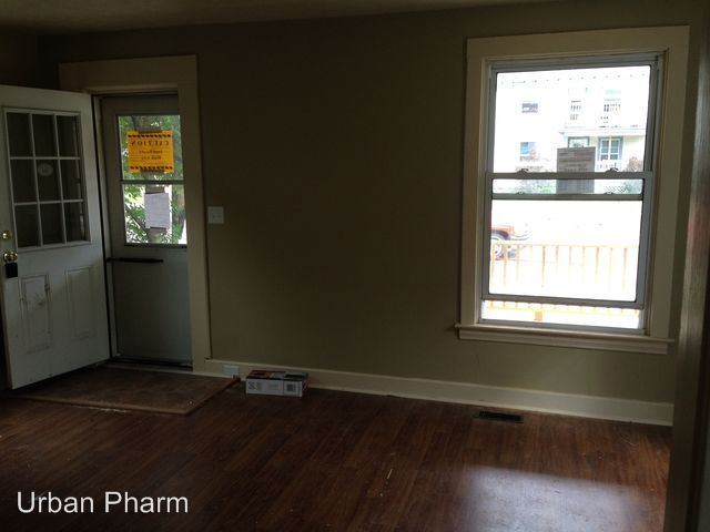 Building Photo - 1301 Davis Ave NW