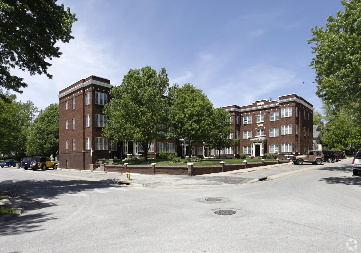 Primary Photo - 5106 Capitol Ave