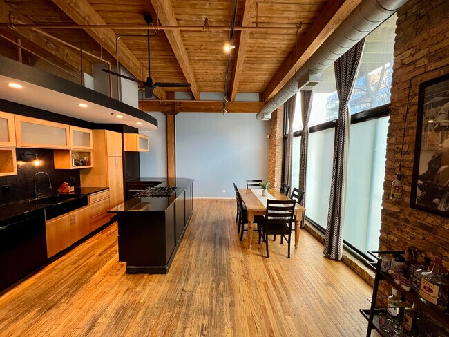 Foto del edificio - 1751 N Western Ave