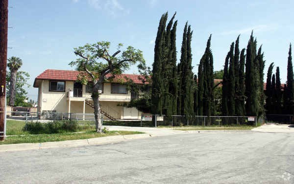 Building Photo - 155 W Ramona Ave