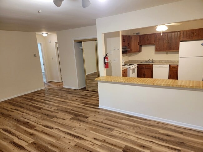 Building Photo - 117 Amberly Dr