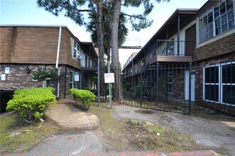 Building Photo - 6220 Riverside Dr