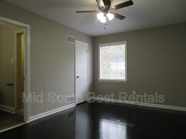 Building Photo - 5300 Fieldcrest Ave