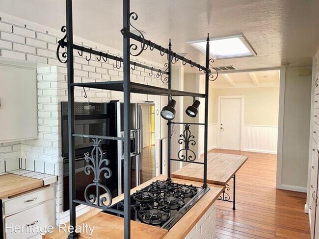 Foto del edificio - 3 br, 2 bath House - 1525 Maxine Avenue