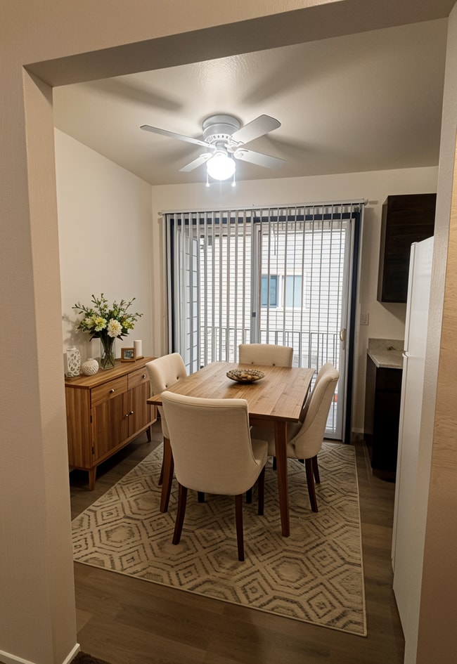 Interior Photo - LuDon Luradel