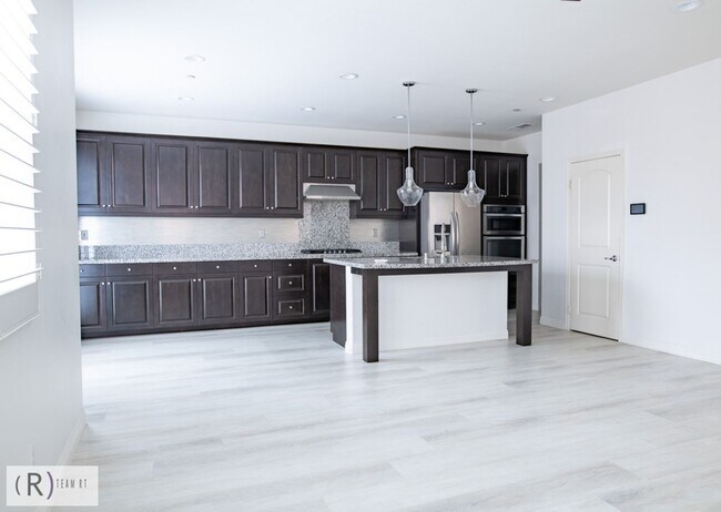 Foto del edificio - Beautiful and Modern Inspired Finishes 4 B...