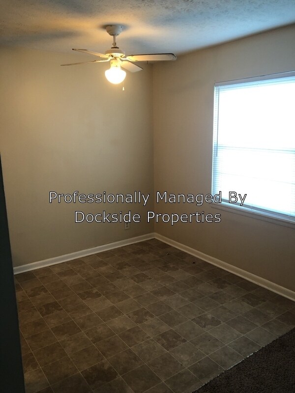 Foto del edificio - 3104 Springfield Dr