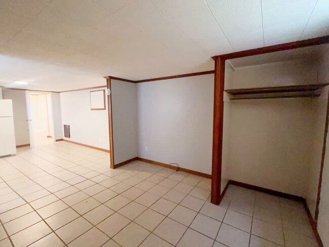 Foto del edificio - 824 E Jane St